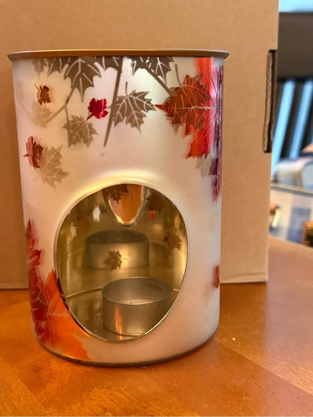 Yankee Candle Autumn Leaf Glass Warmer in Orange and Red